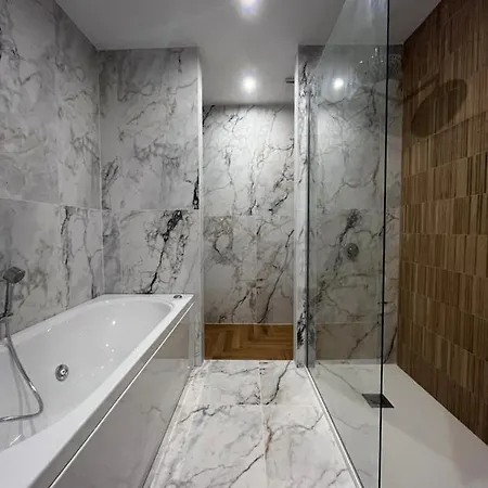 Apartment Savoia House, Modern Near Borghese