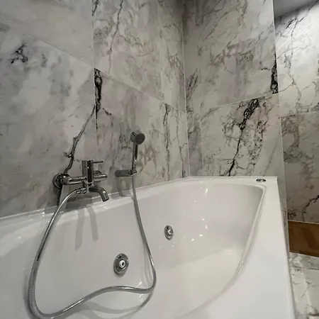 Apartment Savoia House, Modern Near Borghese Rome