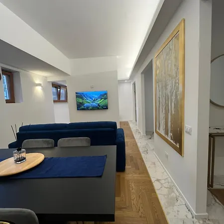 Savoia House, Modern Near Borghese Apartment Rome