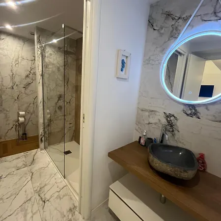 Savoia House, Modern Near Borghese Apartment Rome