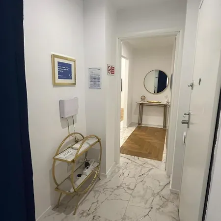 Apartman Savoia House, Modern Near Borghese