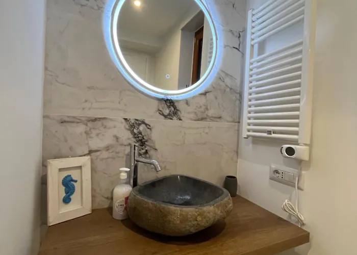 Savoia House, Modern Near Borghese *