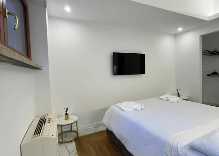 Savoia House, Modern Near Borghese *