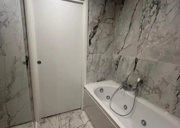 Savoia House, Modern Near Borghese *