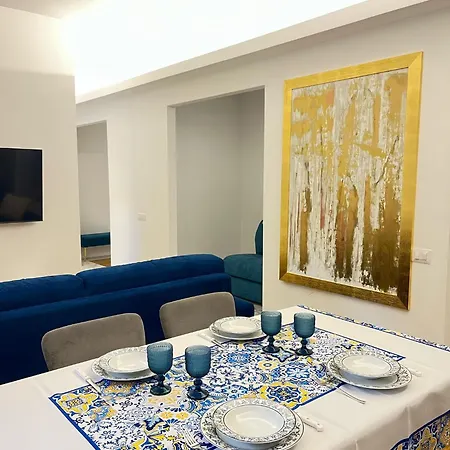 Savoia House, Modern Near Borghese Roma